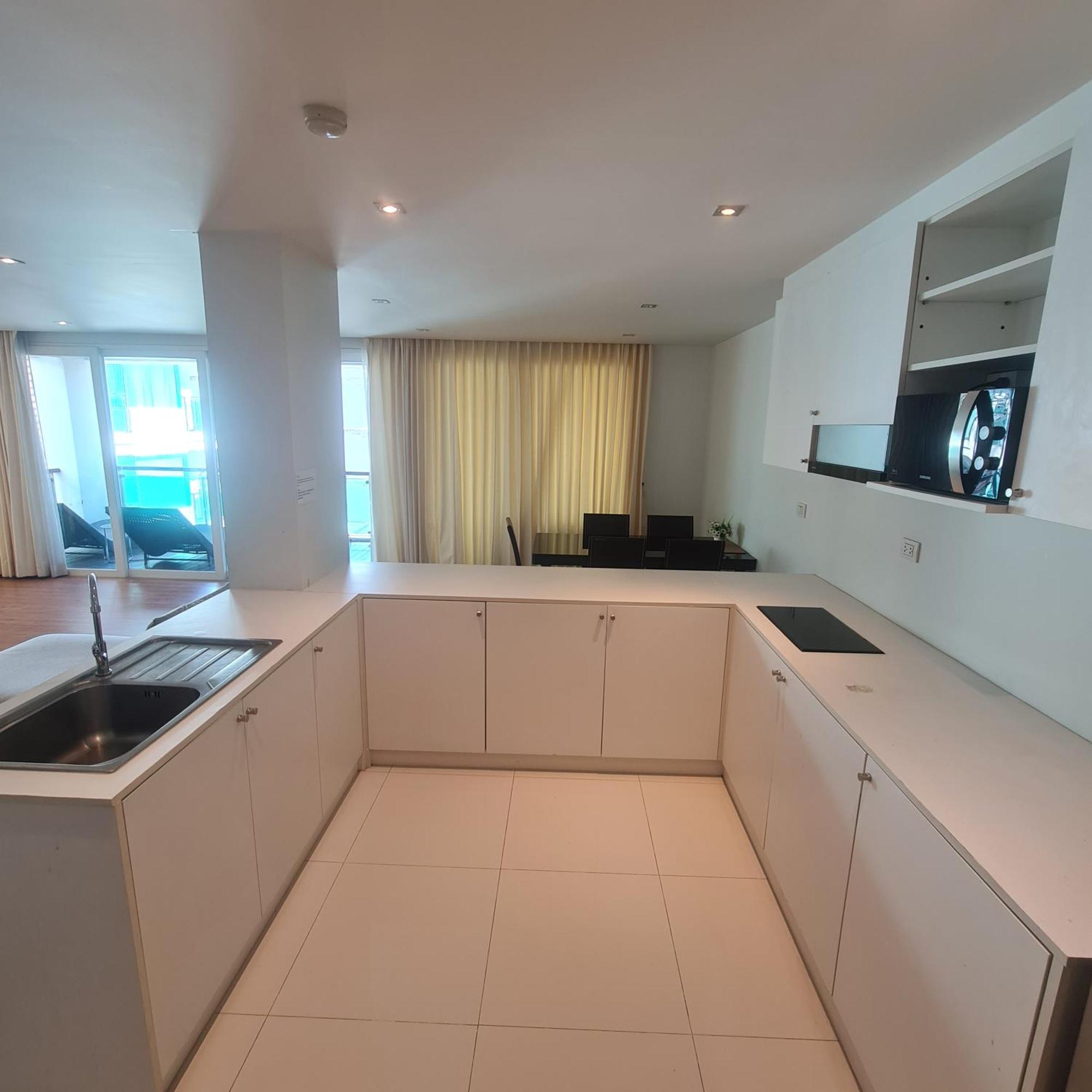 The Privilege Residence Patong Exterior foto