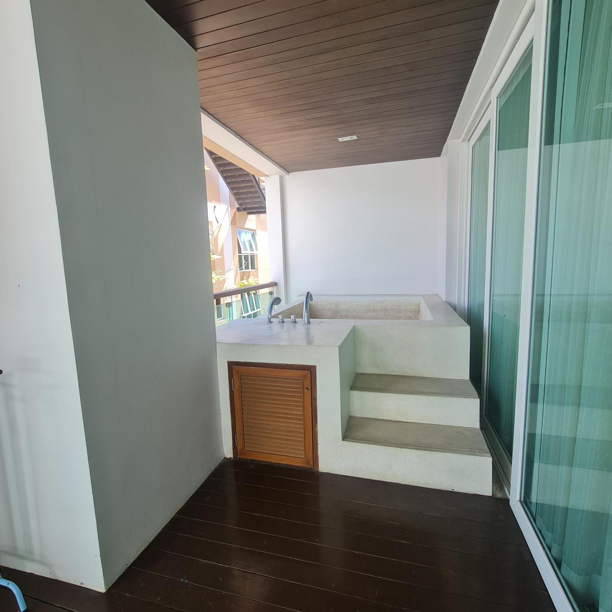 The Privilege Residence Patong Exterior foto
